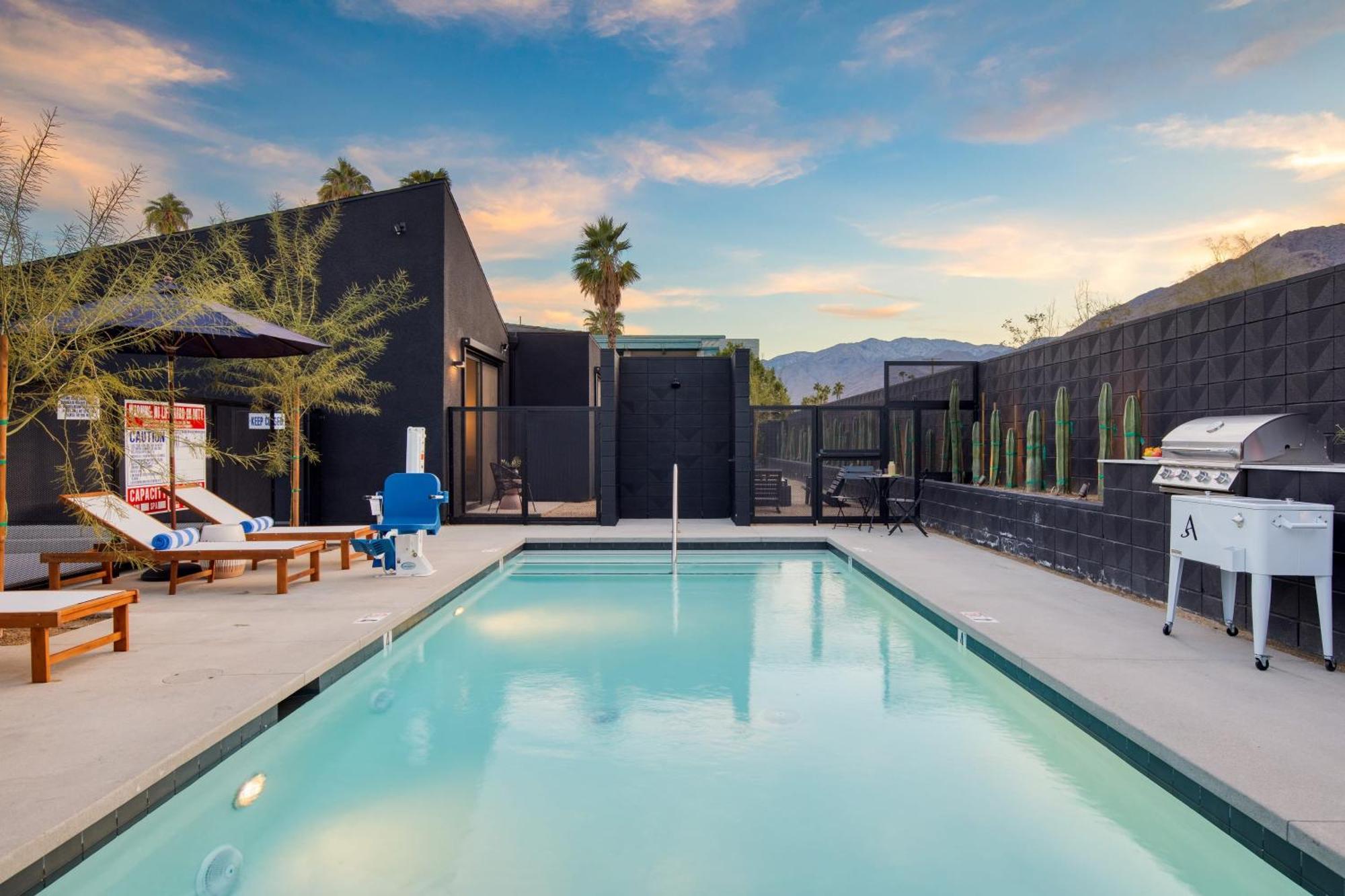 Blackhaus By Avantstay Ada Modern Rooms, Pool & Bbq Palm Springs Eksteriør billede